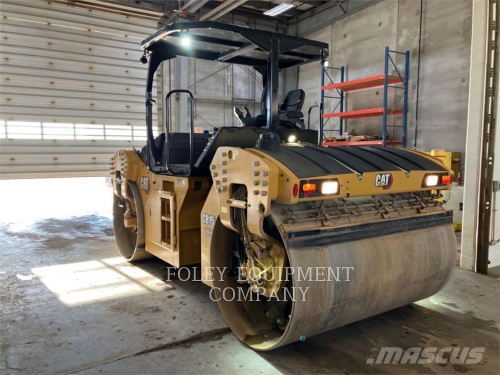 CAT CB15 土壤压实机