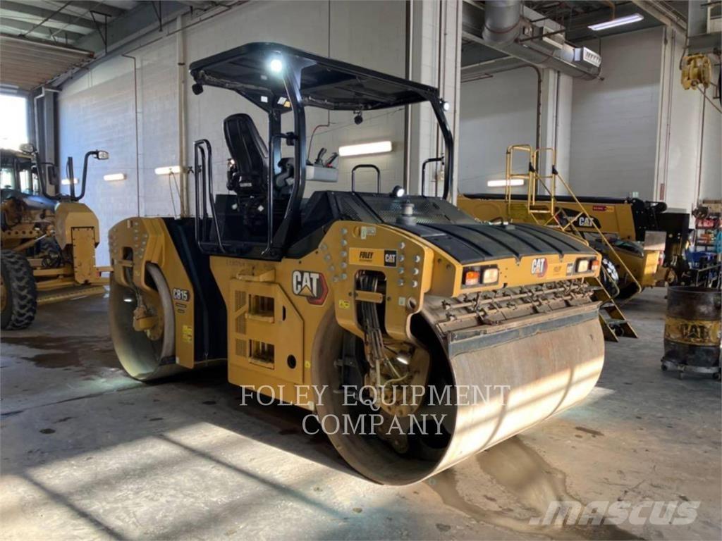 CAT CB15 土壤压实机