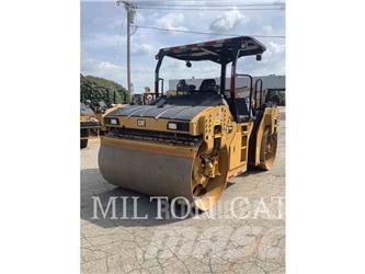 CAT CB15 双轮压路机