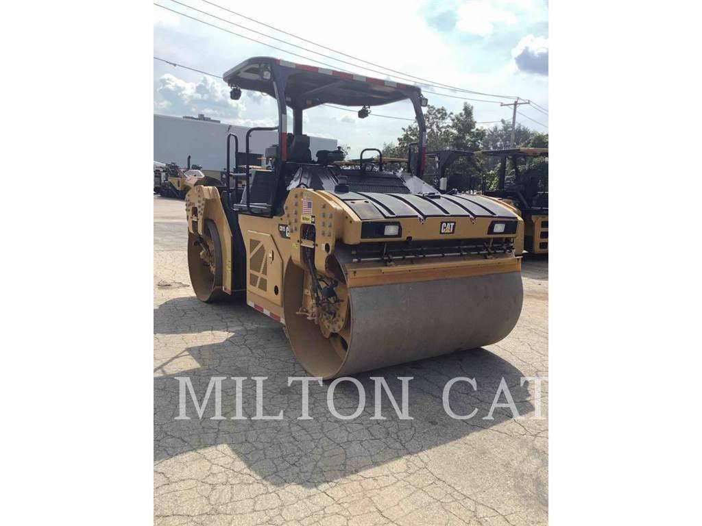 CAT CB15 双轮压路机