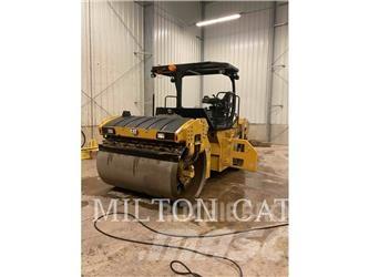 CAT CB15 土壤压实机