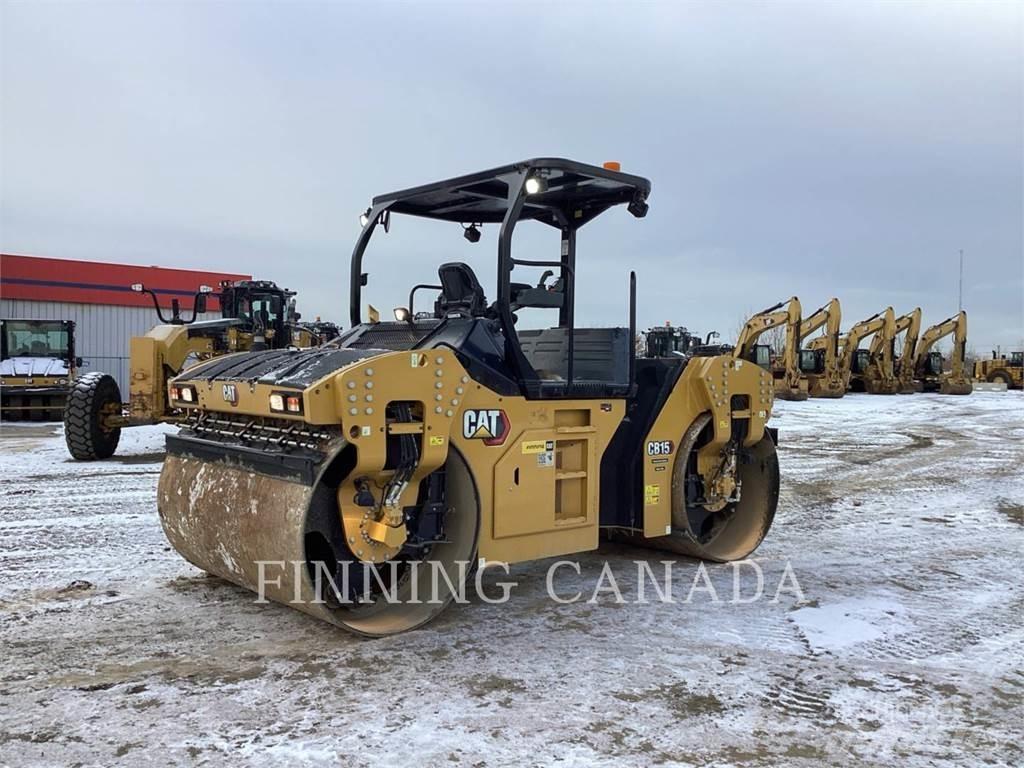 CAT CB15 双轮压路机