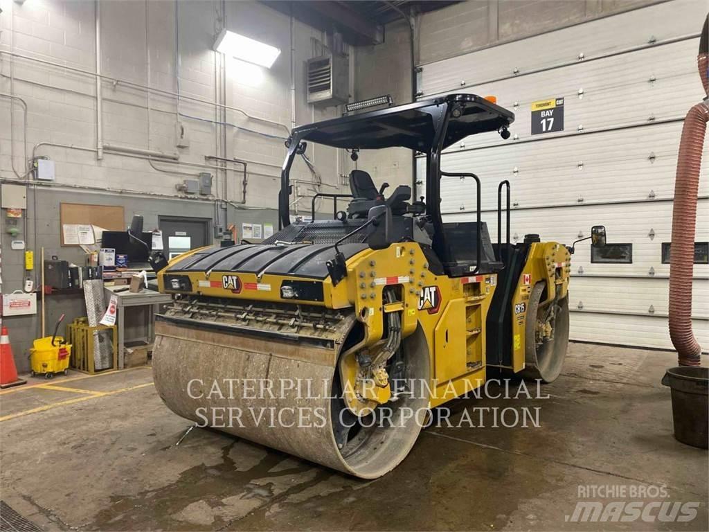 CAT CB15 双轮压路机