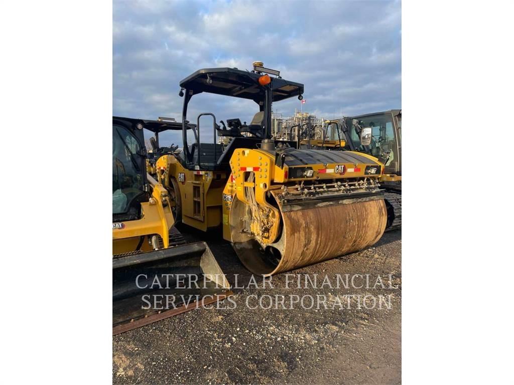 CAT CB15 双轮压路机