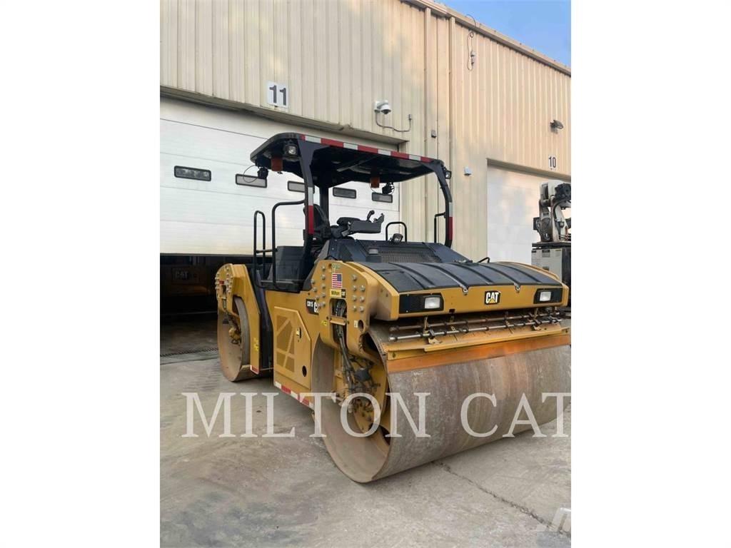 CAT CB15 土壤压实机