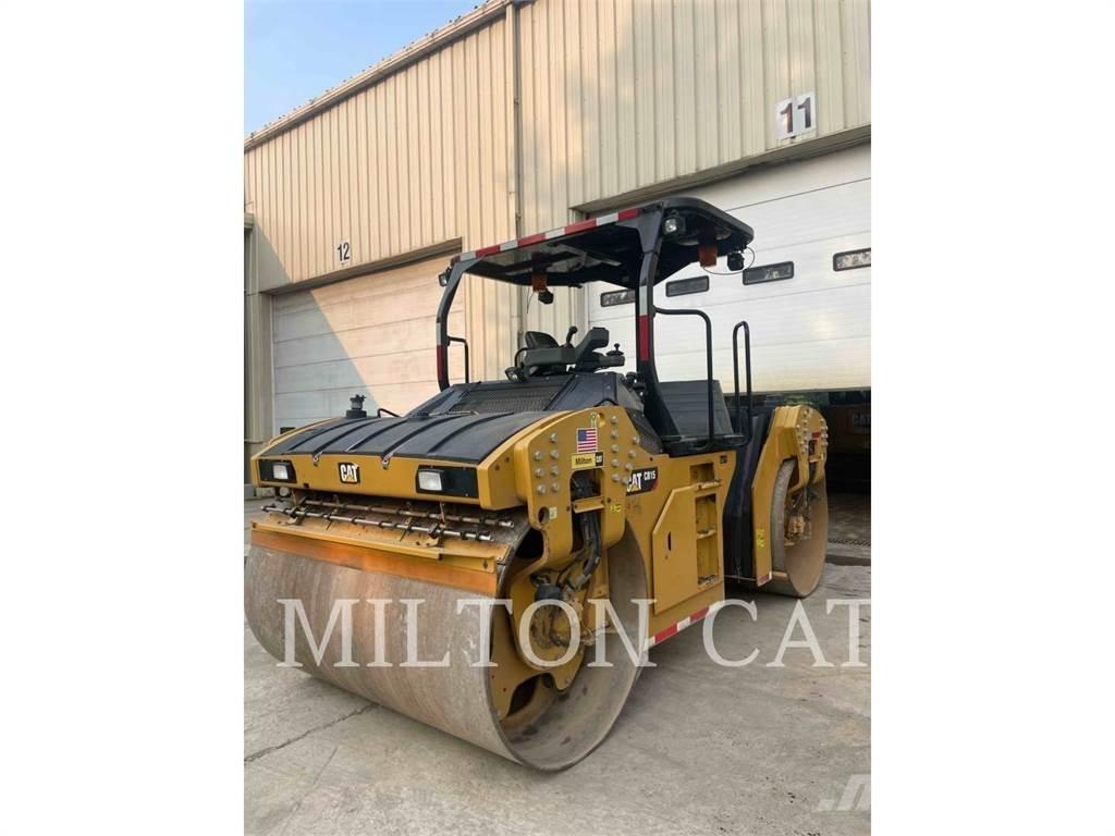 CAT CB15 土壤压实机