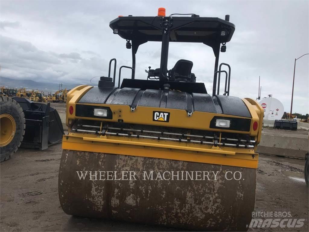CAT CB15 双轮压路机