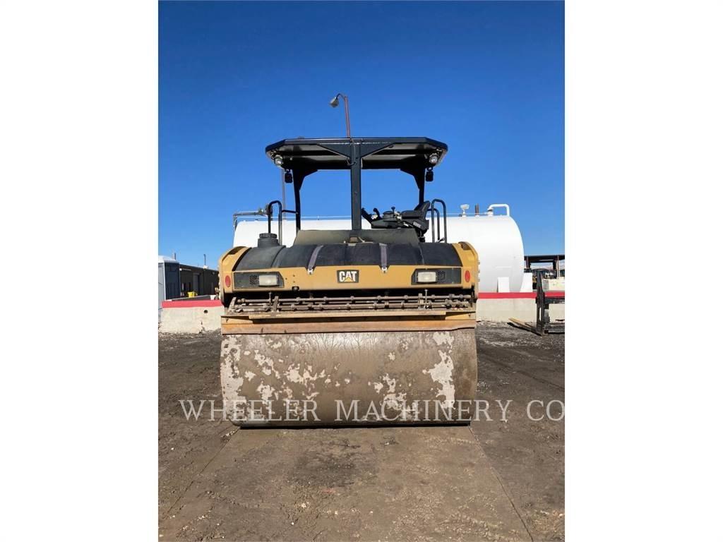 CAT CB15 双轮压路机