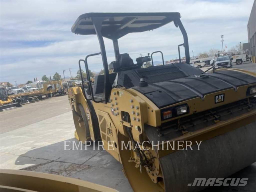 CAT CB15 5A 双轮压路机