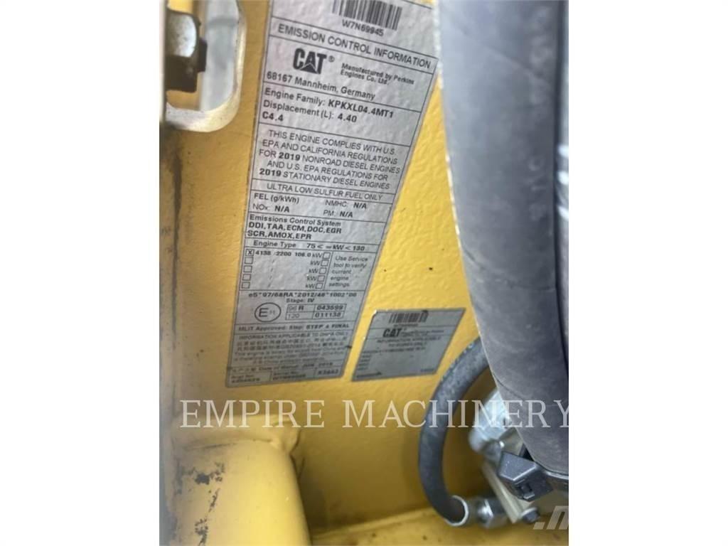 CAT CB15 5A 双轮压路机