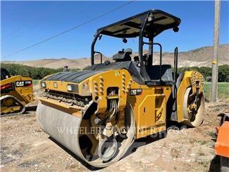 CAT CB15 CW 双轮压路机