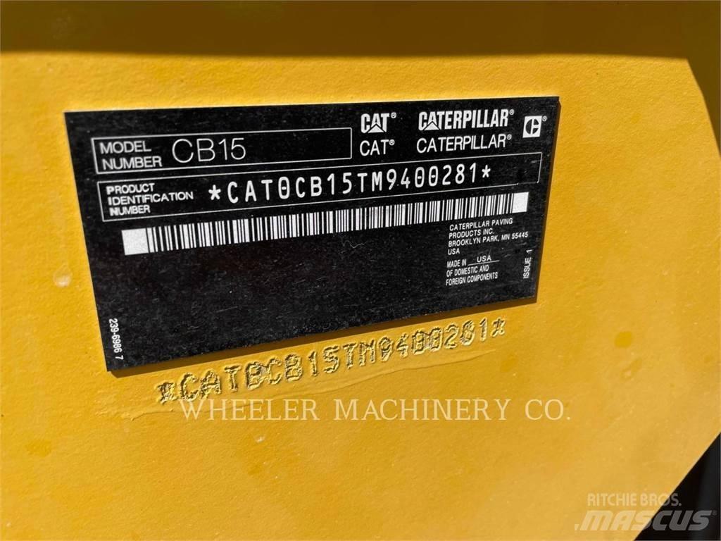 CAT CB15 CW 双轮压路机