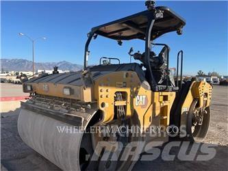 CAT CB15 CW VV 双轮压路机