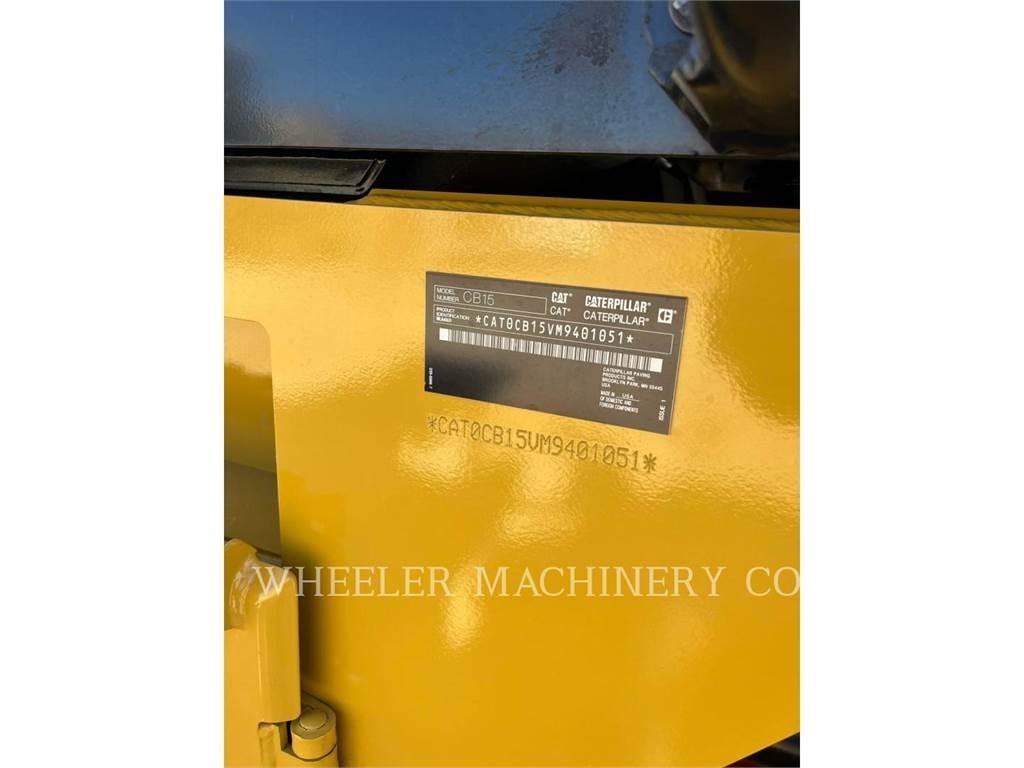 CAT CB15 CW VV 双轮压路机