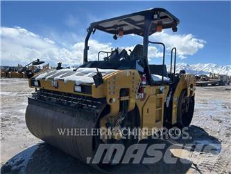 CAT CB15 CW VV 双轮压路机