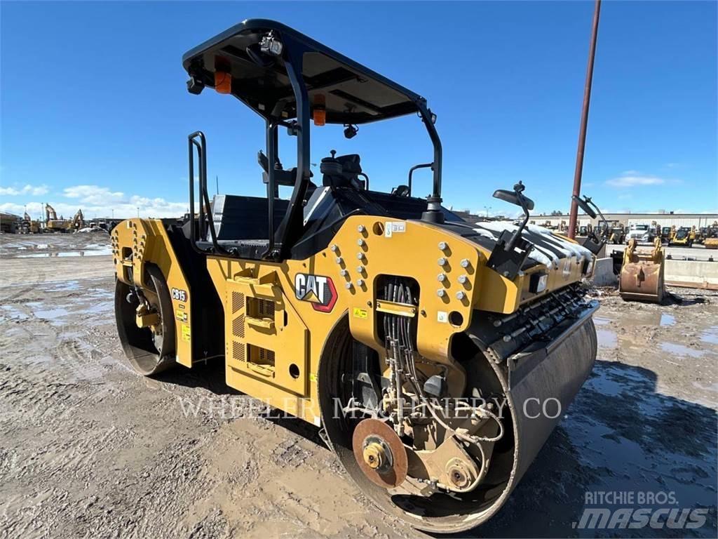 CAT CB15 CW VV 双轮压路机