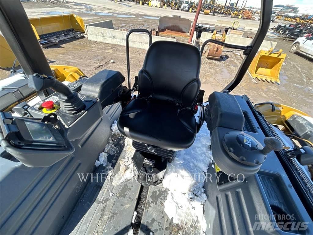 CAT CB15 CW VV 双轮压路机
