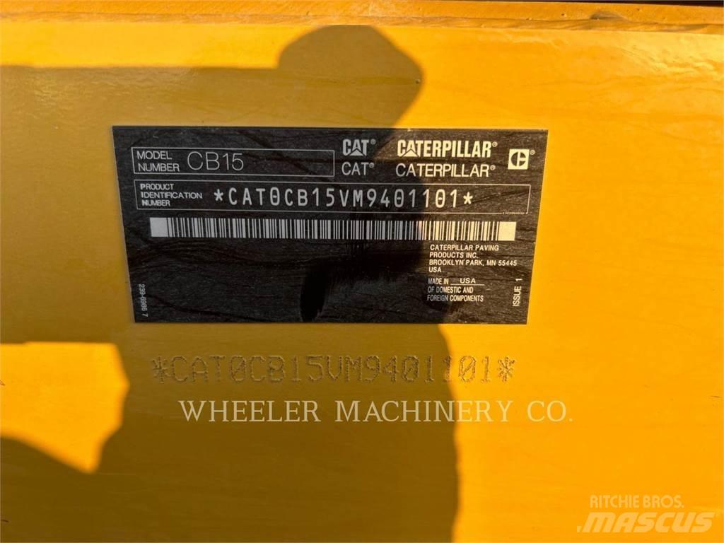 CAT CB15 CW VV 双轮压路机