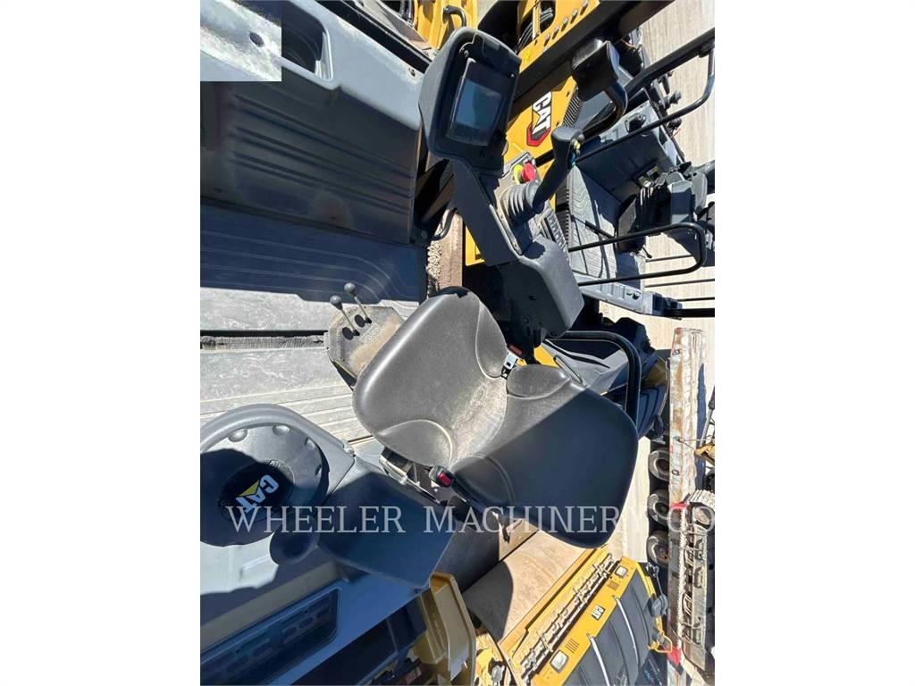 CAT CB15 CW VV 双轮压路机