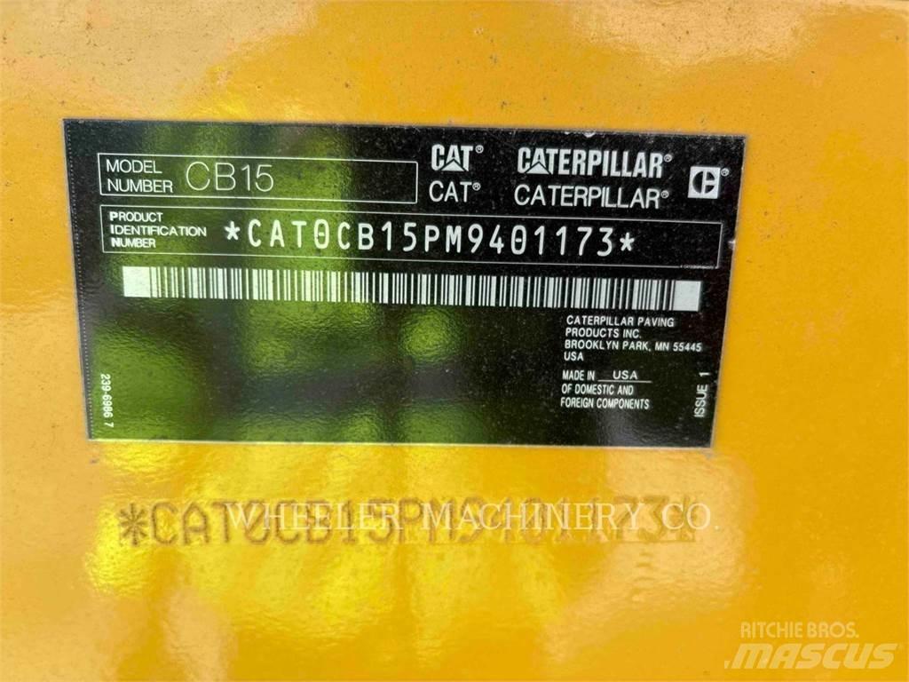 CAT CB15 CW VV 双轮压路机