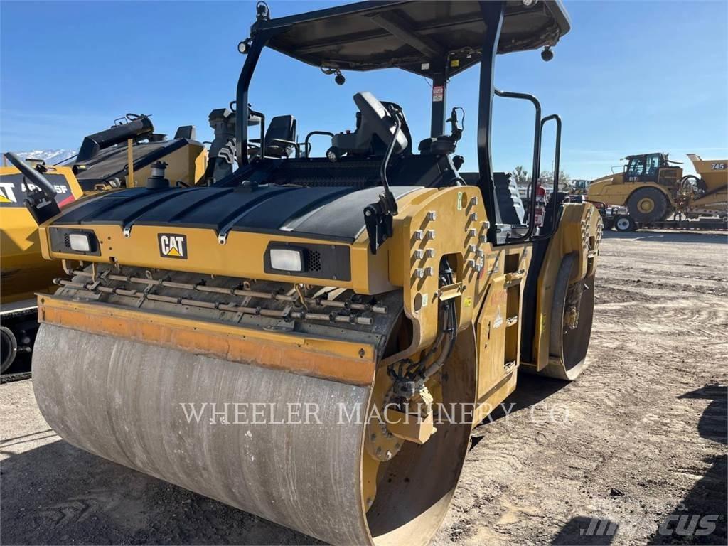 CAT CB15 VV 双轮压路机