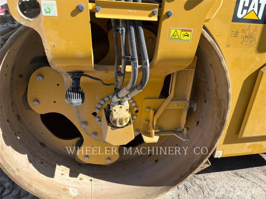 CAT CB15 VV 双轮压路机