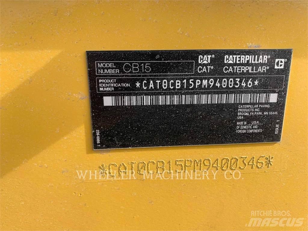 CAT CB15 VV 双轮压路机