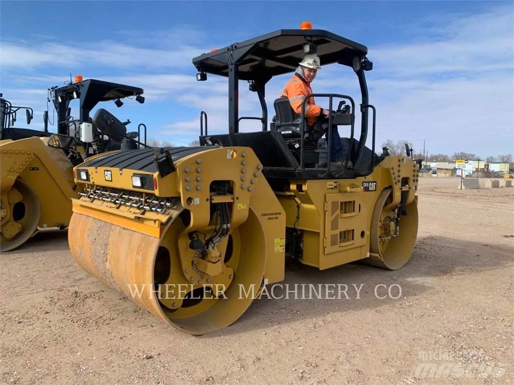 CAT CB15 VV 双轮压路机