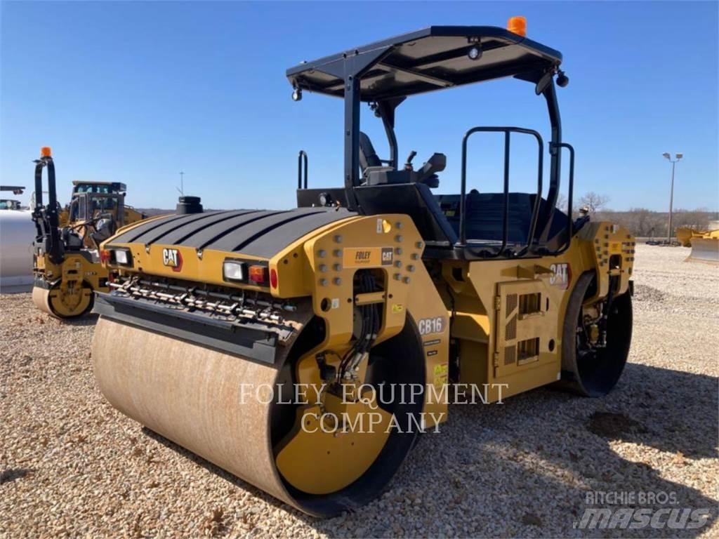 CAT CB16 土壤压实机