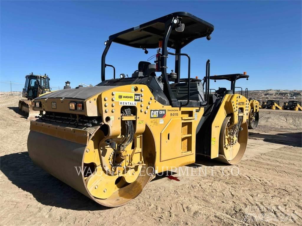 CAT CB16 土壤压实机