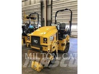 CAT CB2.5 土壤压实机