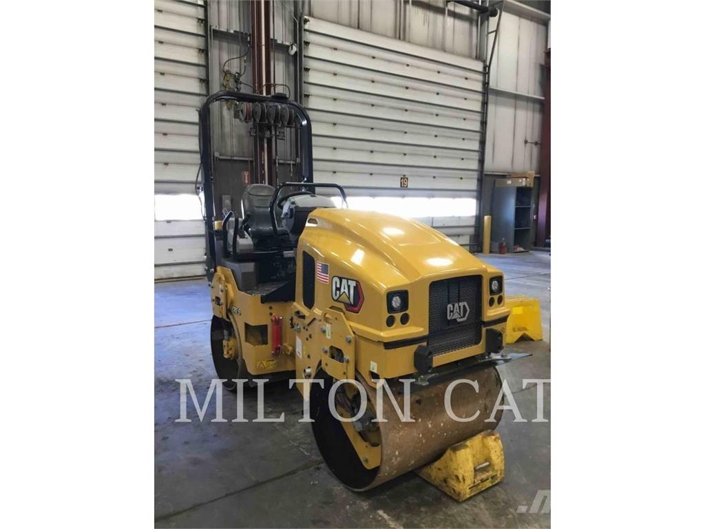 CAT CB2.5 土壤压实机