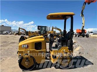 CAT CB2.5 双轮压路机