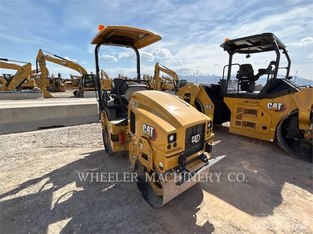 CAT CB2.5 GC 双轮压路机