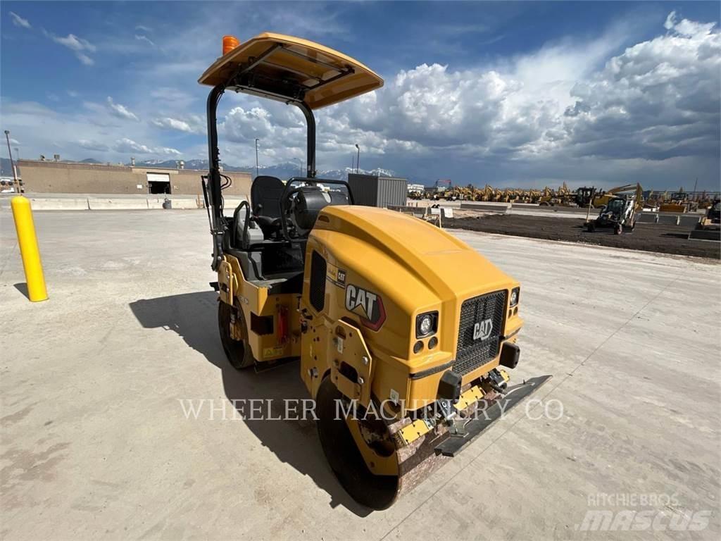 CAT CB2.5 GC 双轮压路机