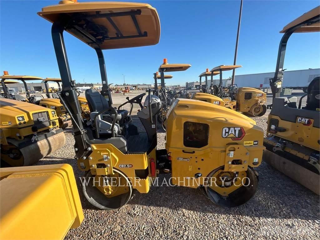 CAT CB2.5 GC 双轮压路机