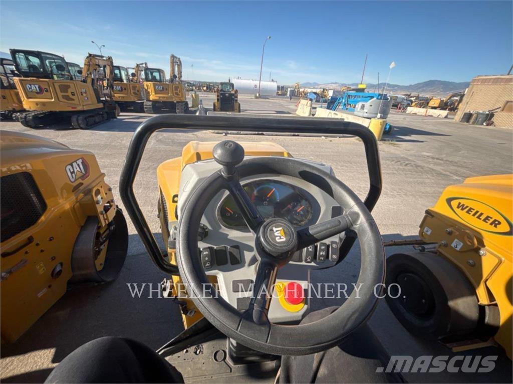 CAT CB2.5 GC 双轮压路机