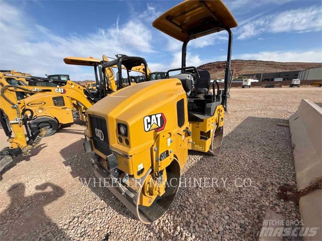 CAT CB2.5 GC 双轮压路机