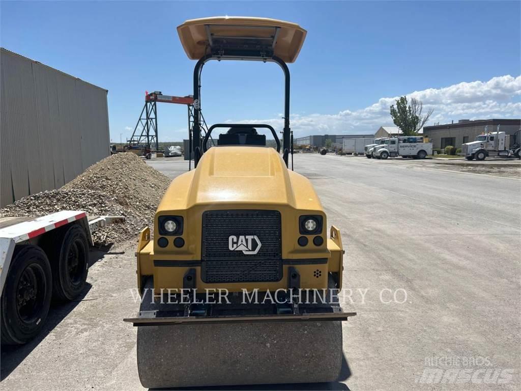 CAT CB2.7 双轮压路机