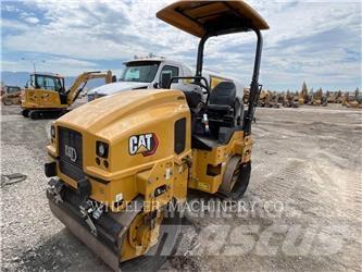 CAT CB2.7 双轮压路机