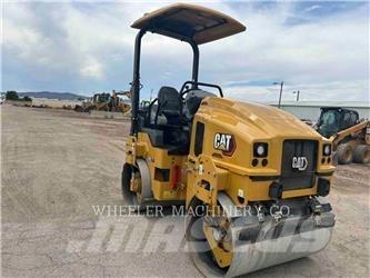 CAT CB2.7 双轮压路机