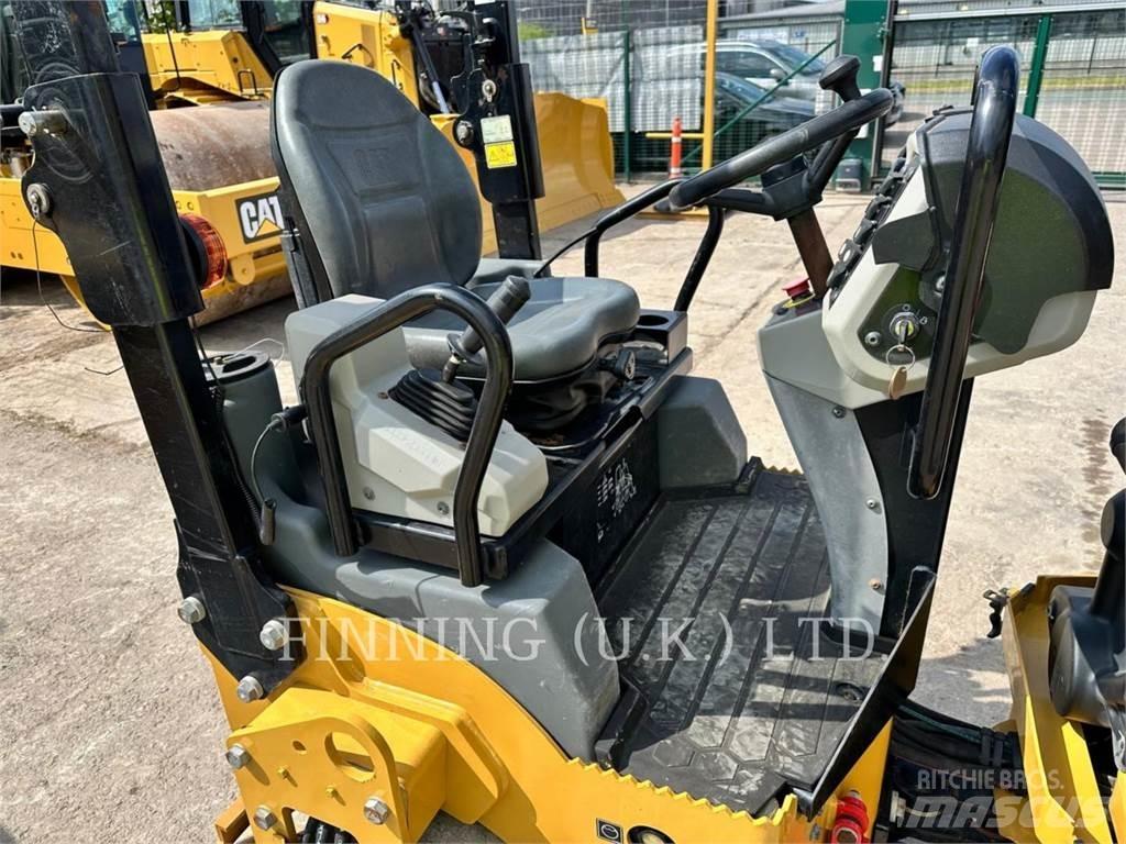 CAT CB2.7 土壤压实机