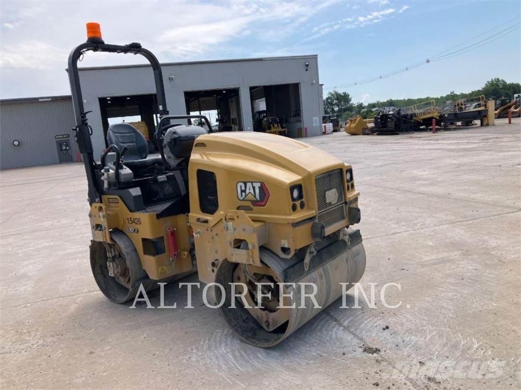 CAT CB2.7-03 双轮压路机