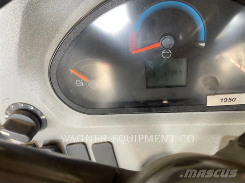 CAT CB2.7-03 土壤压实机