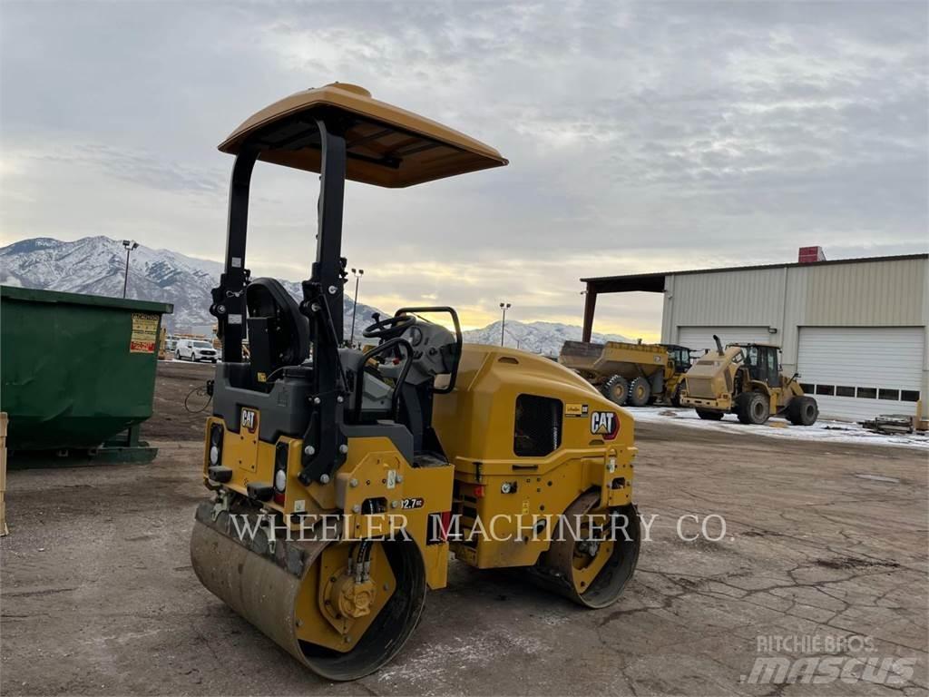 CAT CB2.7 GC 双轮压路机