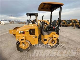 CAT CB2.7 GC 双轮压路机