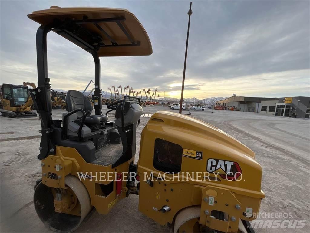 CAT CB2.7 GC 双轮压路机