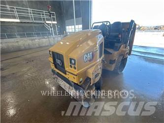 CAT CB2.7 GC 双轮压路机