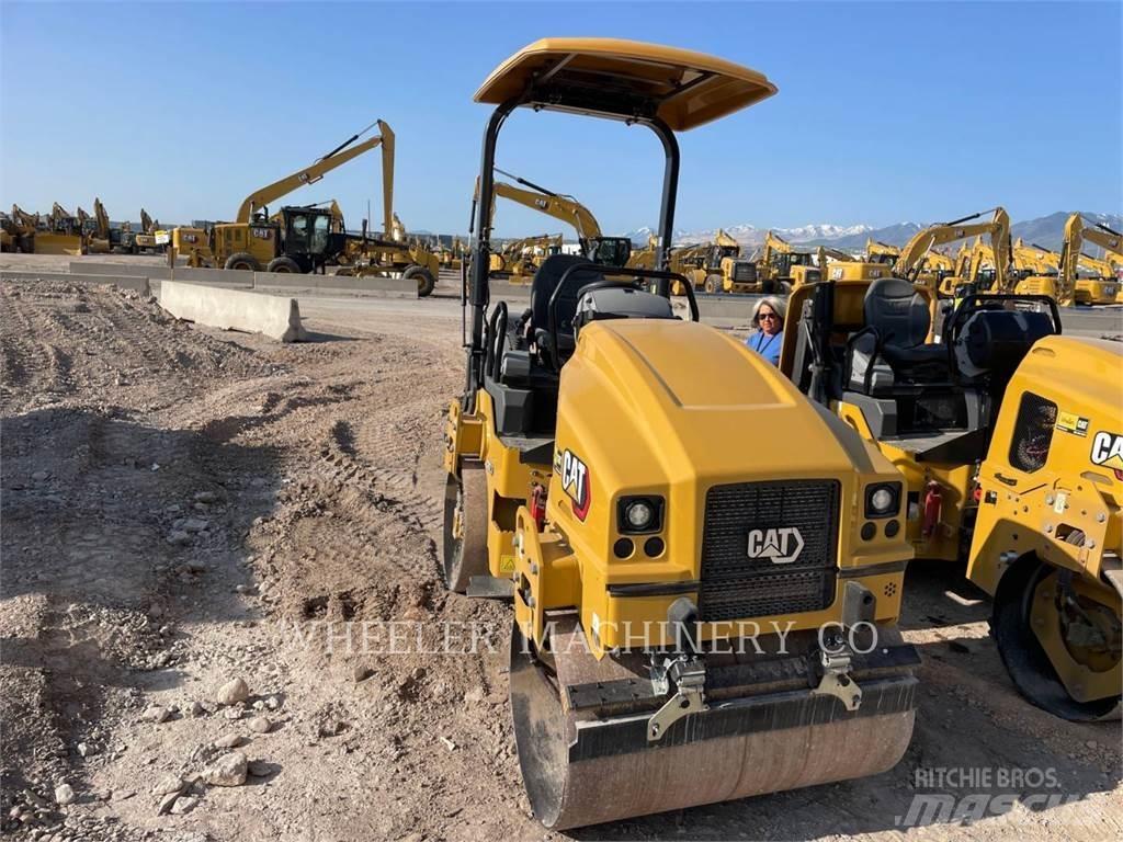 CAT CB2.7 GC 双轮压路机