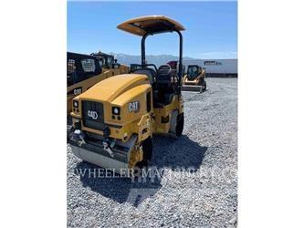 CAT CB2.7 GC 双轮压路机